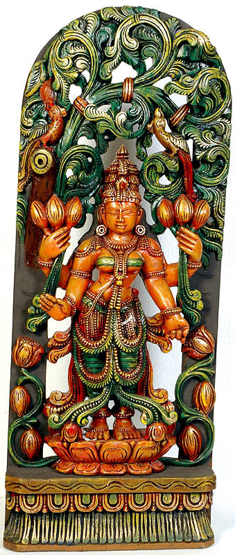 Image debout de Padmavati (déesse Lakshmi)