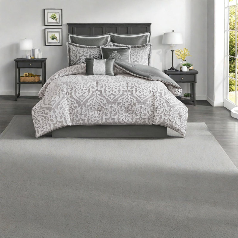 Luxurious Jacquard Bedding Sets, Silver Polyester Comforter, Elegant Cal King Design