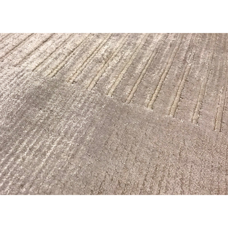 Area Rug in Ivory, Rectangle 5'6" x 8'