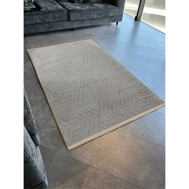 Tapis décoratif beige moderne à motifs géométriques et à franges, Rectangle 2 pi 8 po x 5 pi