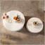 Ensemble de tables basses rondes festonnées blanches