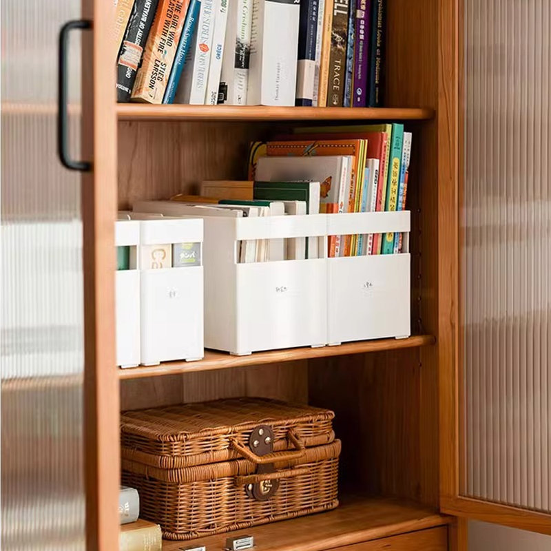 Bibliothèque de style japonais minimaliste
