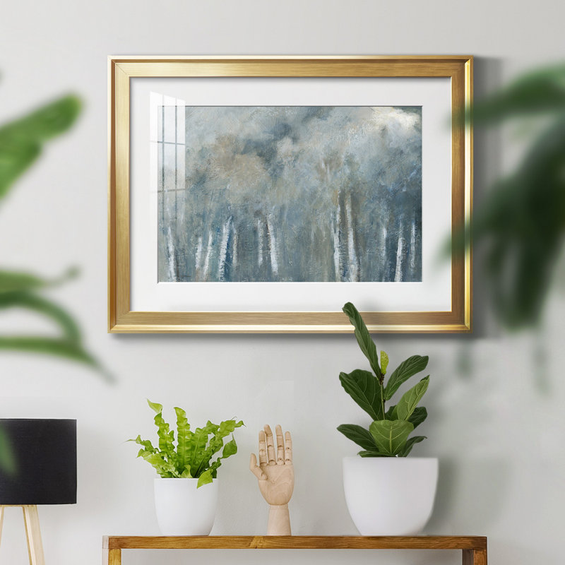Birch Solitude - peinture encadrée, Cadre doré, H 26,5 po x l 36,5 po x P 1,5 po