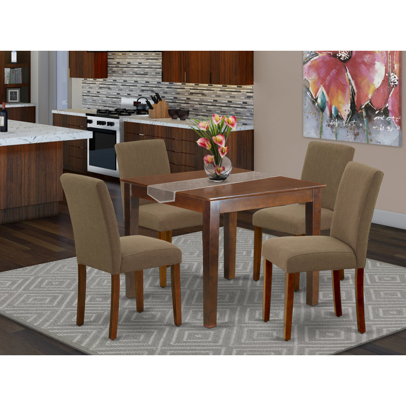 L'ensemble de mobilier de salle à manger 5 pièces comprend une table de salle à manger carrée et 4 chaises Parson rembourrées en lin café, acajou