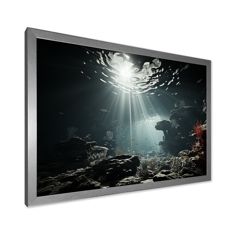«Deep Light On Coral Hidden Treasures II», impressions sur toile plage et océan, Cadre simple argenté