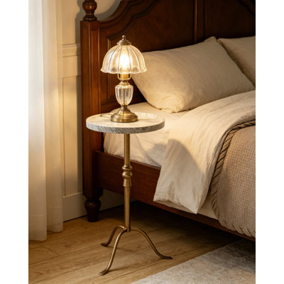 Table de bout à piédestal rond en laiton patiné, table d'appoint cocktail Martini rétro de 25 pouces avec plateau pour salon et chambre à coucher