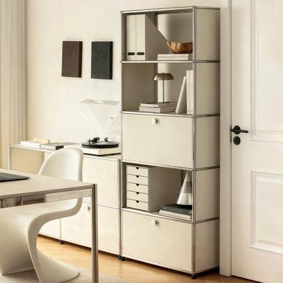 Crème-blanc + acier argenté + vitrines en acier inoxydable