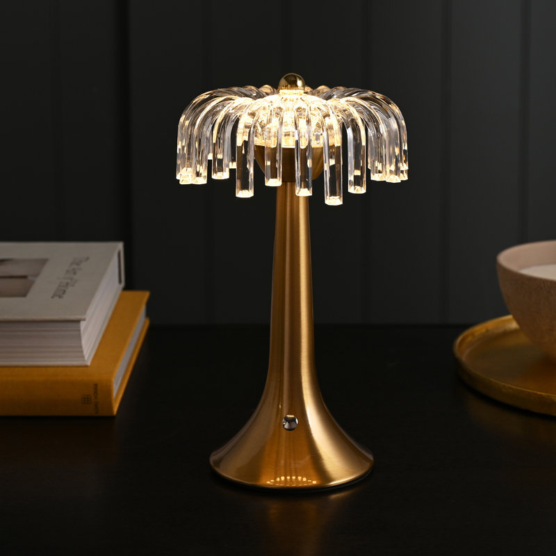 Tabresha Metal Table Lamp