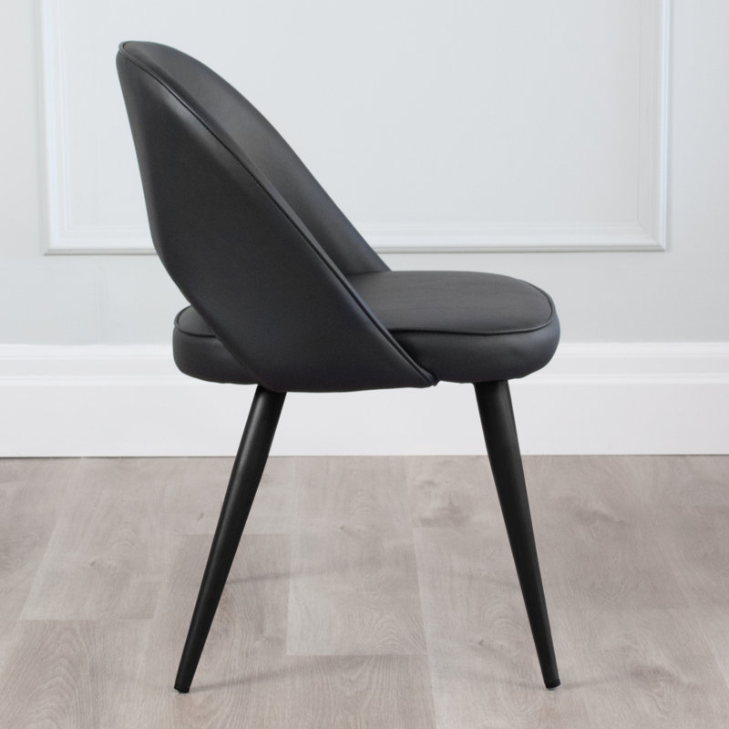 Chaise d'appoint rembourrée en similicuir Kanthan, Noir, Noir