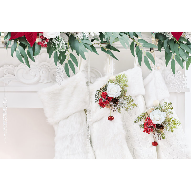 Ensemble de 2 décorations de Noël enneigées 3,9 "avec baies rouges et cloche (ensemble de 2 pièces)