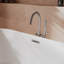 Baignoire de trempage autoportante en acrylique avec drain 2 po Flora-T 67 po. X 29 1/2 po. Blanc brillant