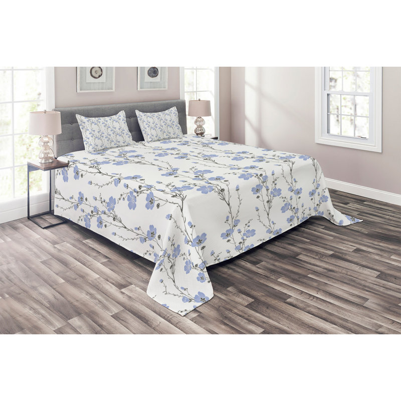 Farmhouse / Country Floral Coverlet, King Bedspread + 2 Shams