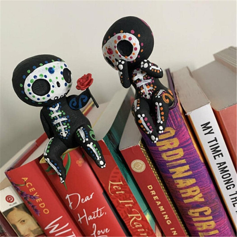Figurines & Sculptures