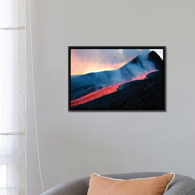 «La lave s'écoule de la base de Hornito pendant l'éruption du volcan Etna, Sicile, Italie II», reproduction de photo sur toile