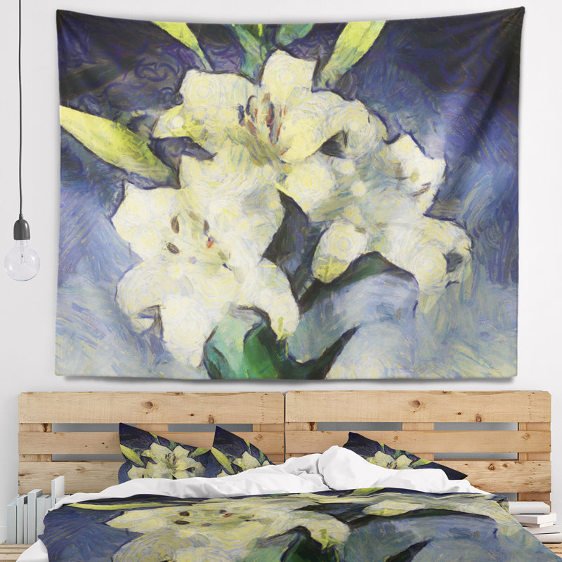 Lys blancs sur tapisserie aquarelle bleue, H 32 po x l 39 po