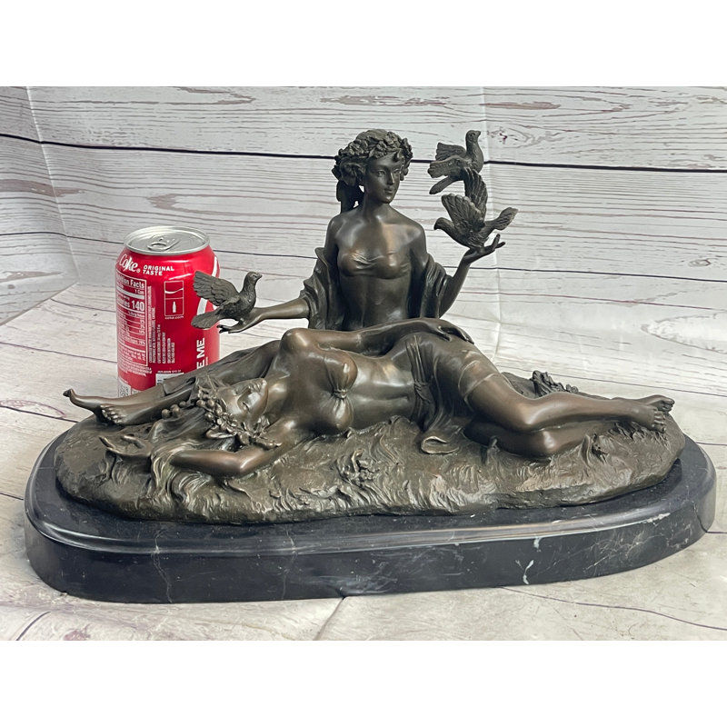 Figurines et sculptures Tayley