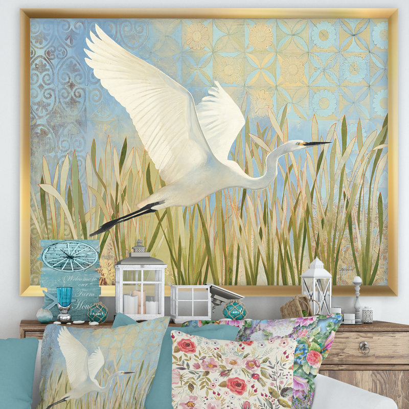 «Snowy Egret in Flight VII», reproduction d'art sur toile, Cadre doré, H 36 po x l 46 po x P 1,5 po