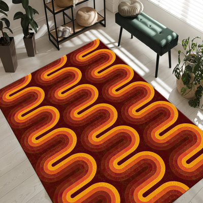 Tapis doux non tissé imprimé avec des motifs floraux complexes et des détails de bordure dans des tons neutres, parfaits pour ajouter une touche d'élégance à tout décor