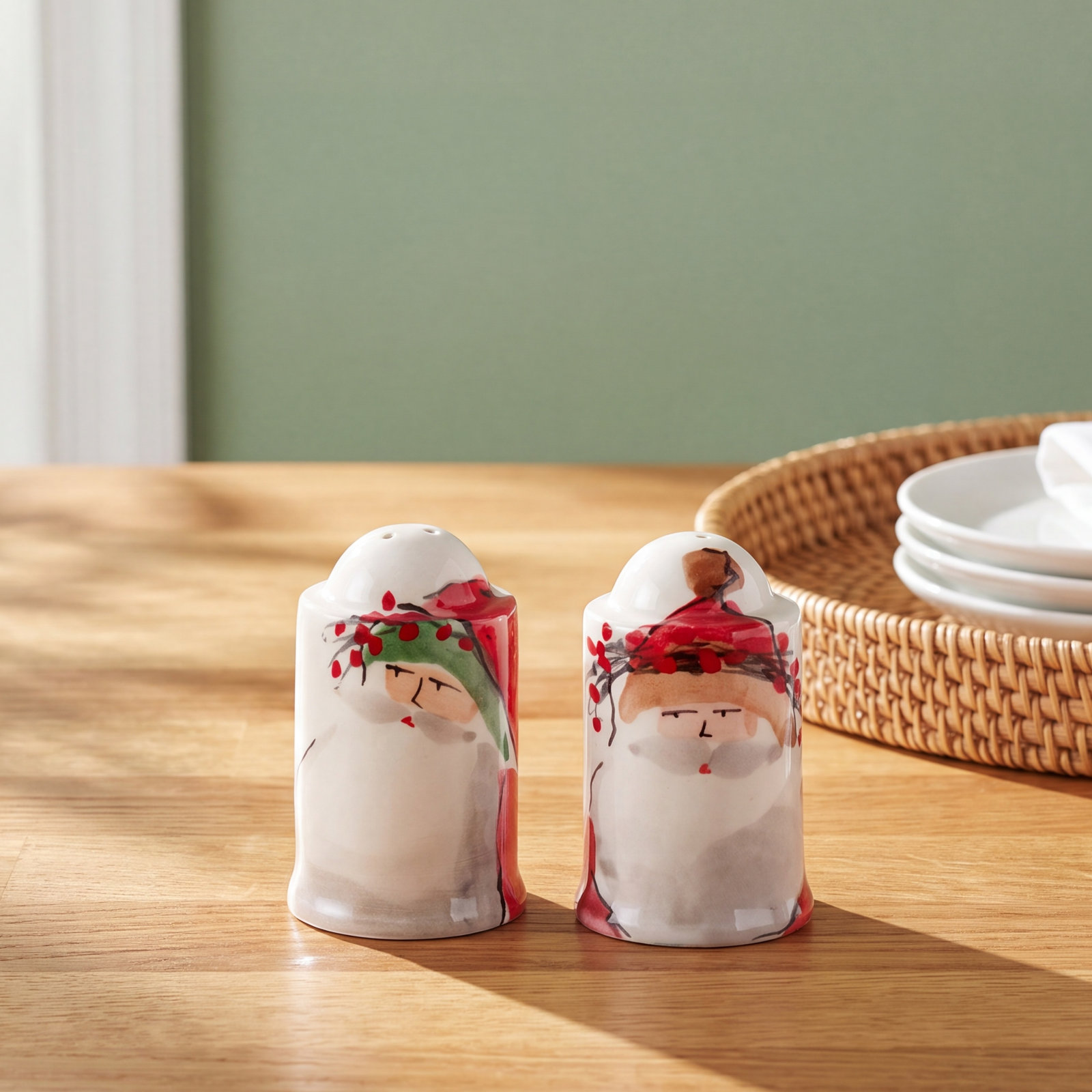 VIETRI Old St. Nick Salt and Pepper Shaker Set