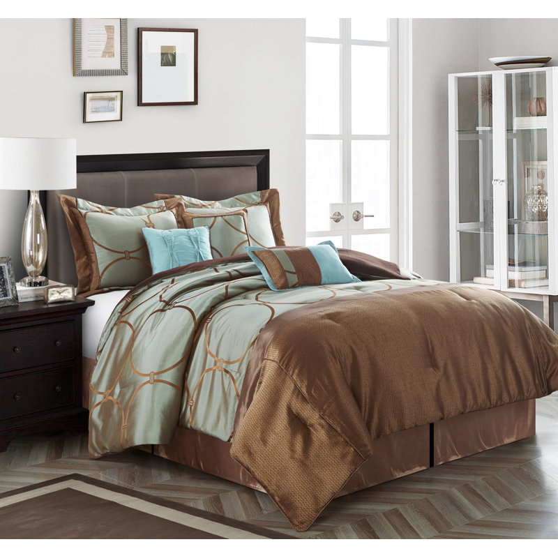 Comforter Set, Queen Comforter + 6 Additional Pieces