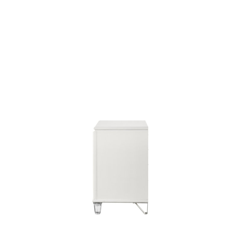 Table de chevet blanc perle avec lignes épurées et tiroirs spacieux avec rangement moderne au look contemporain