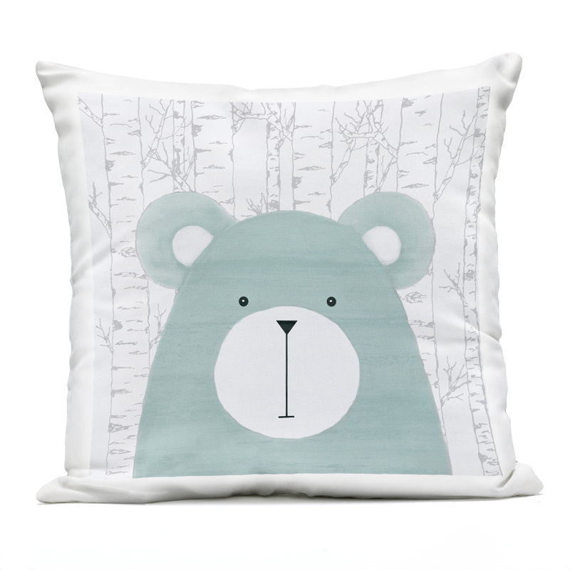 Coussin d'extérieur Woodland Bear on Birch Design par Kim Allen