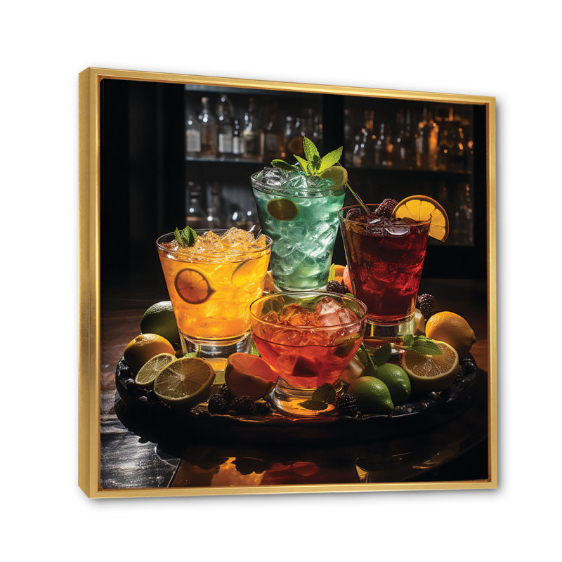 «Cocktail Impression I» - Art mural cocktails, Cadre flottant doré, H 24 po x l 24 po x P 1 po