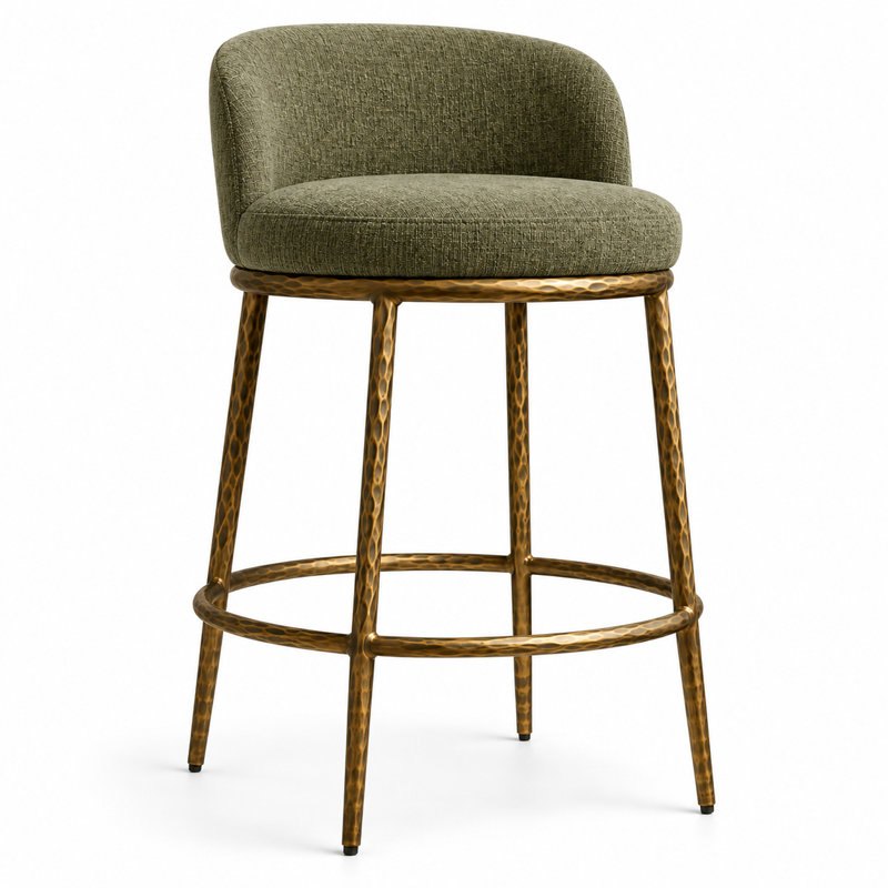 Tabouret de bar 26,5 po en chenille à hauteur de comptoir avec dossier incurvé, structure en métal doré martelé et repose-pieds