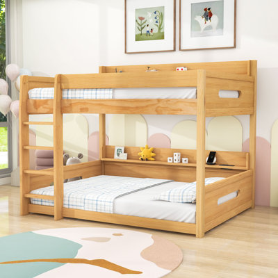 Lit superposé en bois avec tablettes de rangement intégrées et ports de chargement USB, échelle
