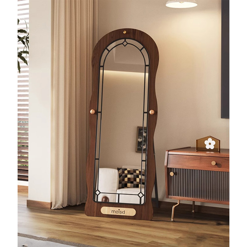 Miroir pleine grandeur de style français rétro non conventionnel