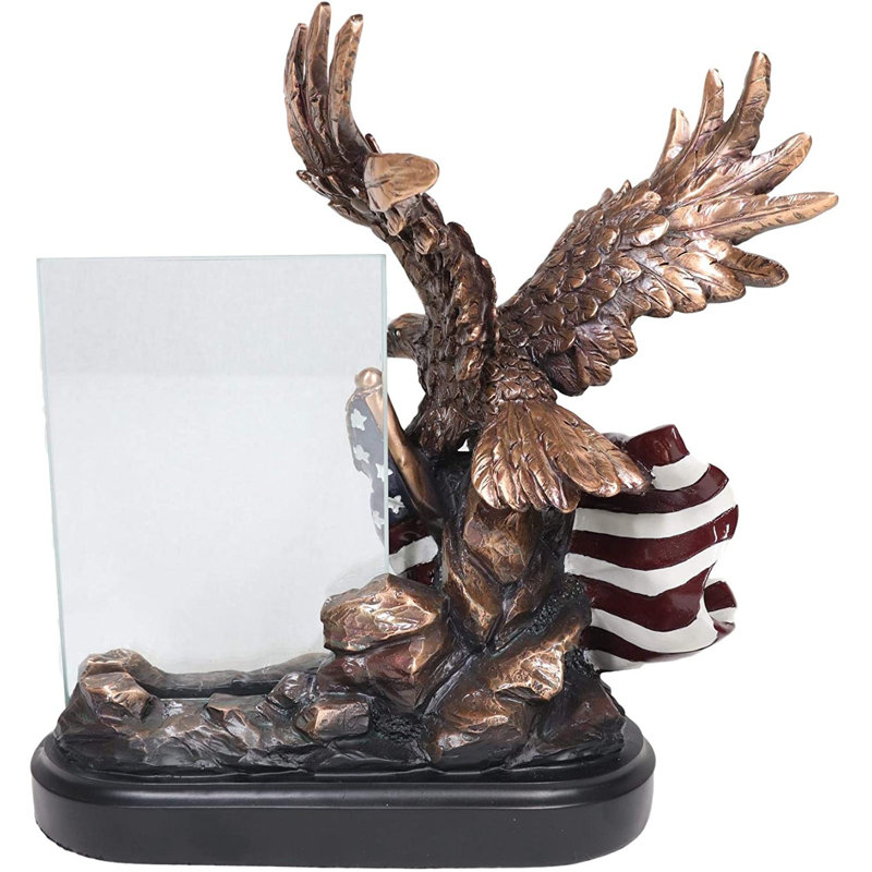 Statue aigle chauve avec ailes déployées Ebros