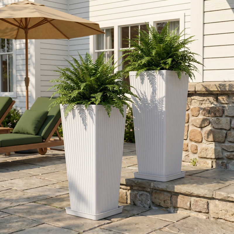 Ensemble de 2 pots à fleurs carrés en plastique rayés de 23,6 pouces de hauteur, pour un patio, un patio et un vestibule