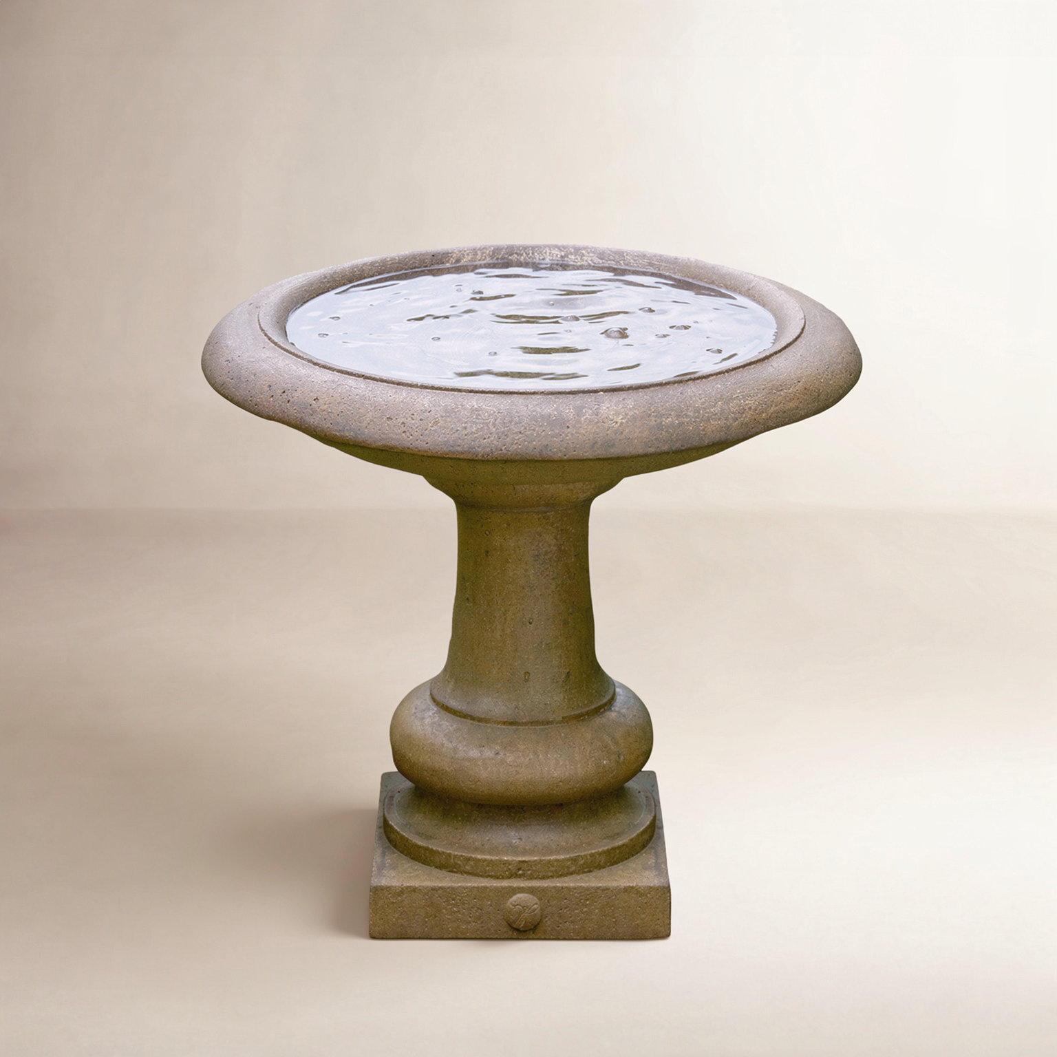 Connerton Concrete Pedestal Birdbath, Aged Limestone