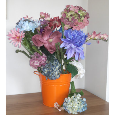 Jayia Metal Pot Planter