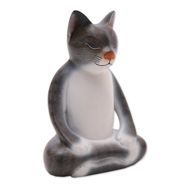 Figurine en bois gris de Peaceful Kitty