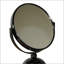 Miroir de maquillage hautement fonctionnel avec des capacités de grossissement et de rotation, idéal pour une application cosmétique précise et une visualisation détaillée.