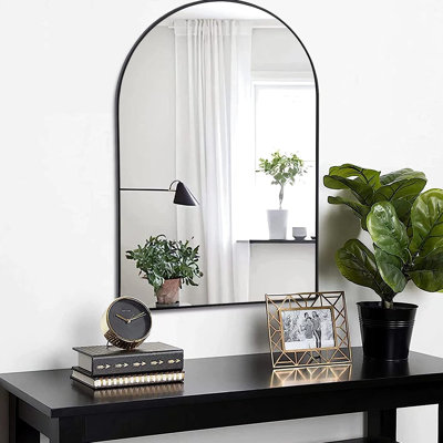 Miroir mural arqué 24 x 36 pouces noir pour décoration de salle de bain - verre transparent de 4 mm, cadre en aluminium rouillé, installation renforcée et suspension avec quincaillerie manuelle