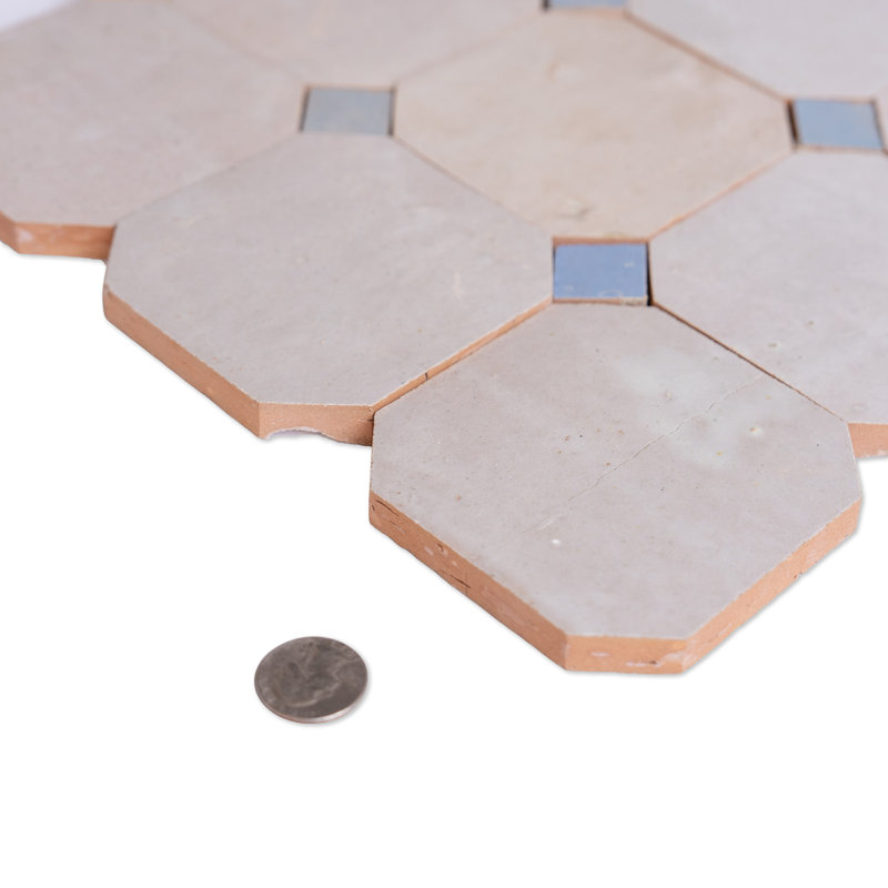 Panneaux contemporains en zellige, 12 po x 12 po x 1/2 po, gris-blanc avec accents bleus
