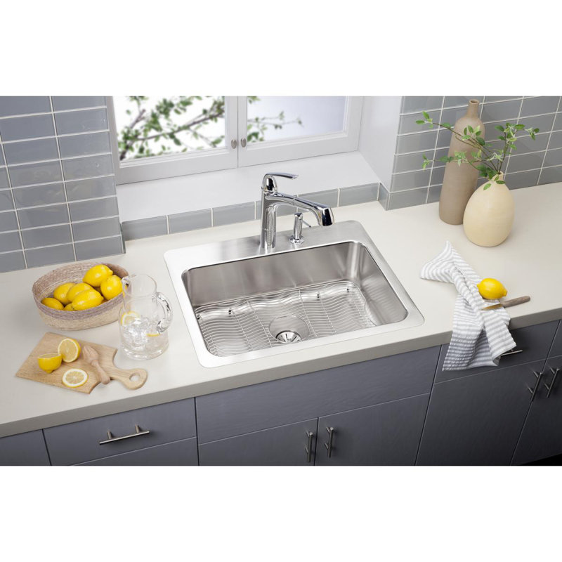 Robinet de cuisine à poignée simple Gourmet, Chrome
