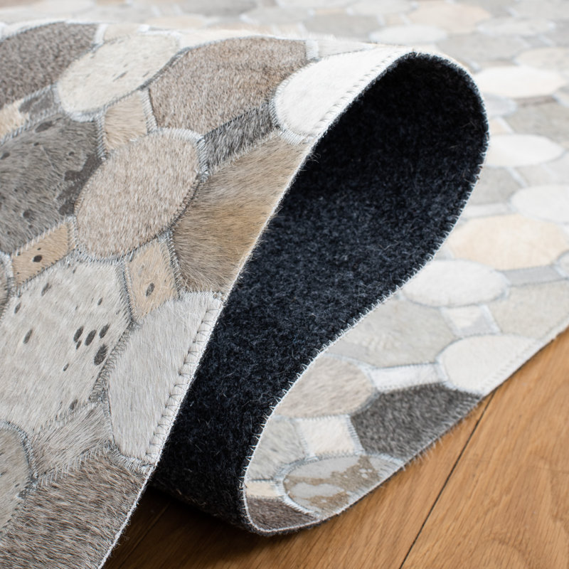 Ivory and Gray Geometric Cowhide Flatweave Rug, 4' x 6'