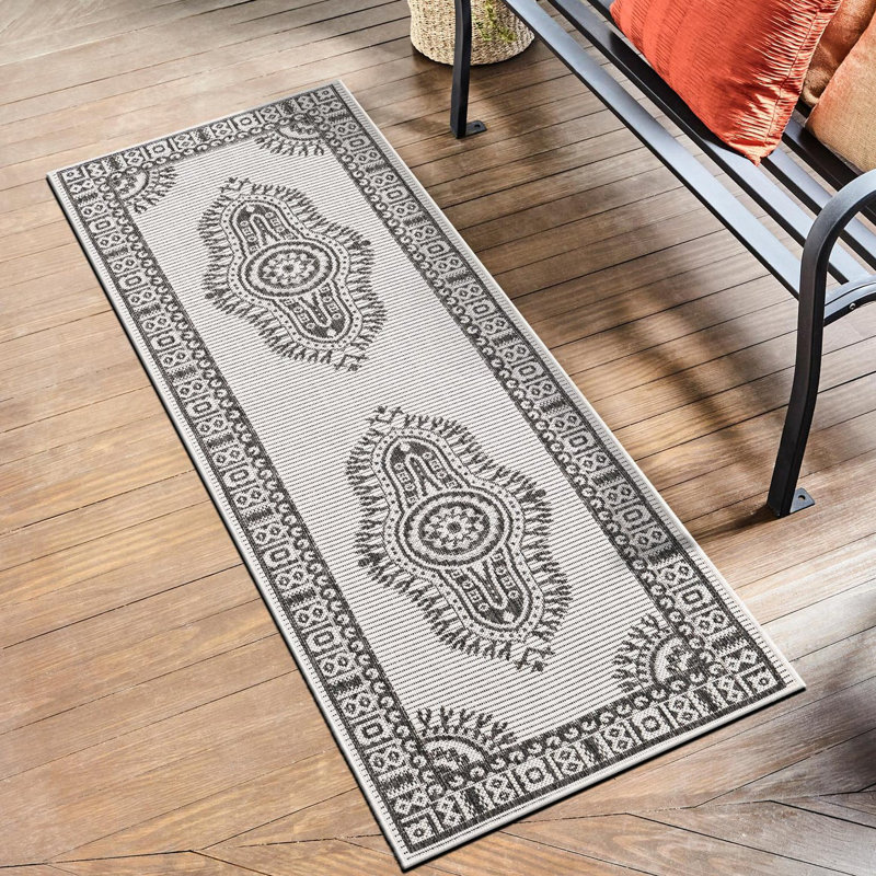 Oriental Indoor / Outdoor Rug, Runner 2' x 6'1"