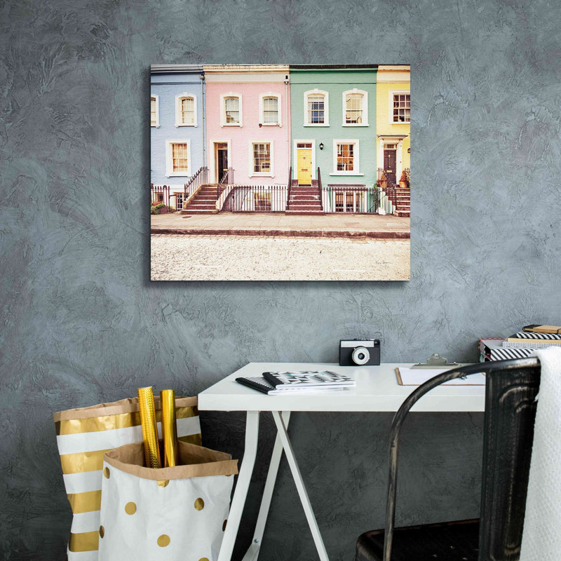 «Chelsea House All Lined Up Spring» par Keri Bevan, art mural sur toile giclée, H 20 po x l 24 po x P 0,75 po