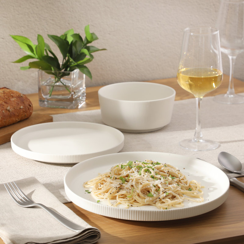 Ensemble de vaisselle en grès 12 pièces Gibson Home Dempsey Road - Service pour 4, assiettes et bols ronds blancs, ensemble de plats modernes en relief
