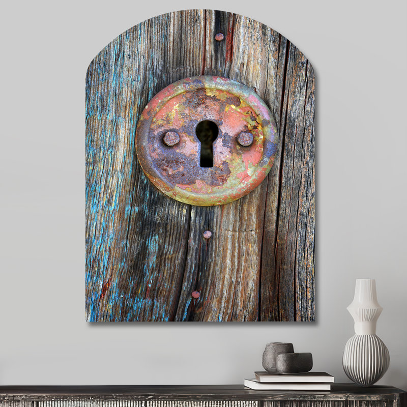 Trou de serrure rouillé coloré sur porte en bois - Sculpture murale en métal rétro - Forme d'arche, H 34 po x l 25 po