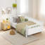 Lit plateforme en bois avec rails-111912648-111912649