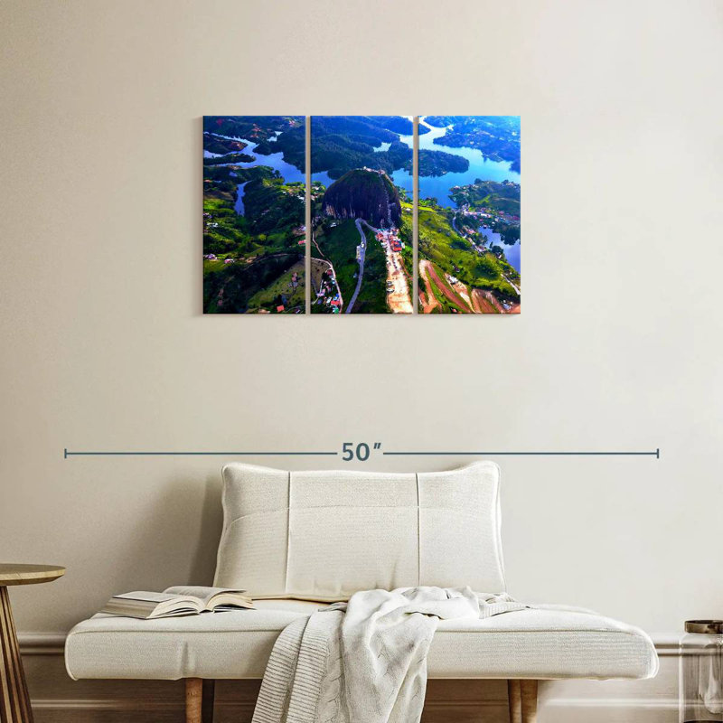 Rocher de Guatape, H 20 po x l 33 po
