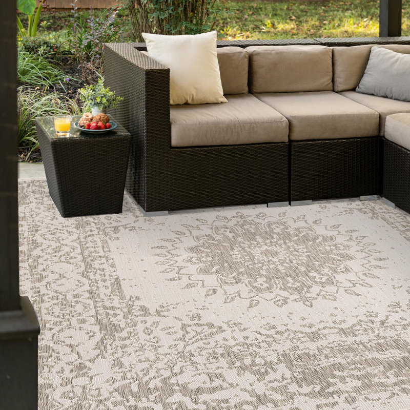 Tapis laminé orné, Carré 7 pi 10 po