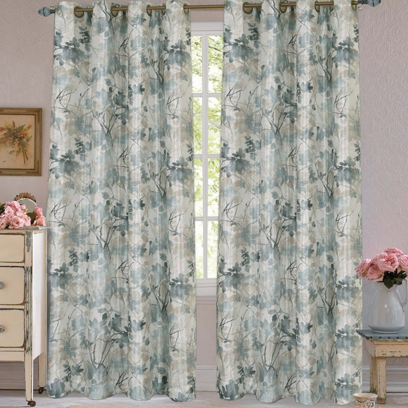 Panneau de rideau simple occultant en tissu synthétique à motif floral avec œillets Sybilla, l 50 po x L 63 po, Brume