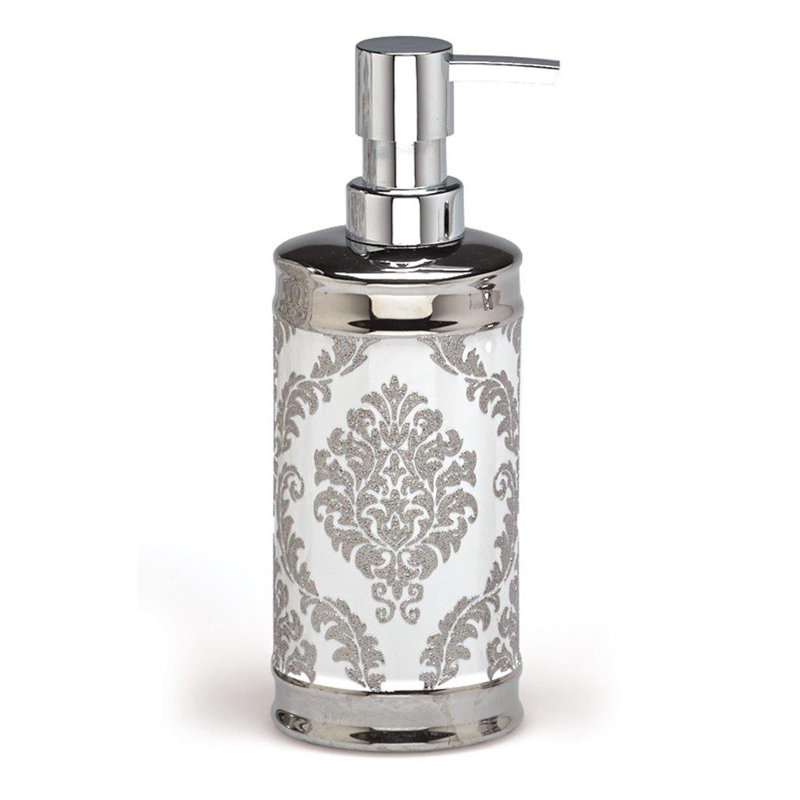 Distributeur de savon & Yessenia