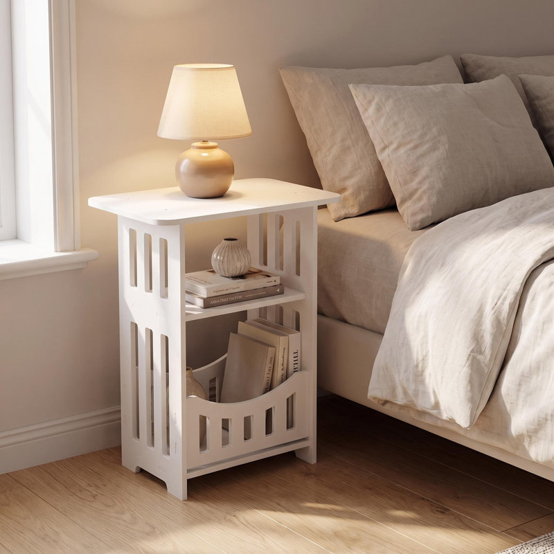 Petite table de bout carrée blanche avec garde-corps pour canapé de chambre à 3 niveaux